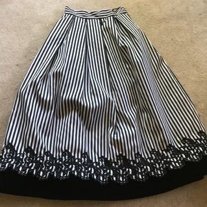 Designer full dress skirt. Farinae collections.